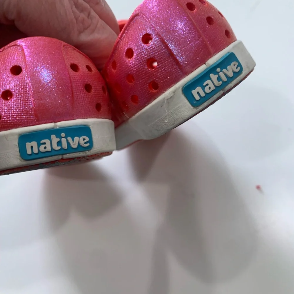 Native Jefferson Lightweight Kids Shoes in Pink C4 baby water slip on beach